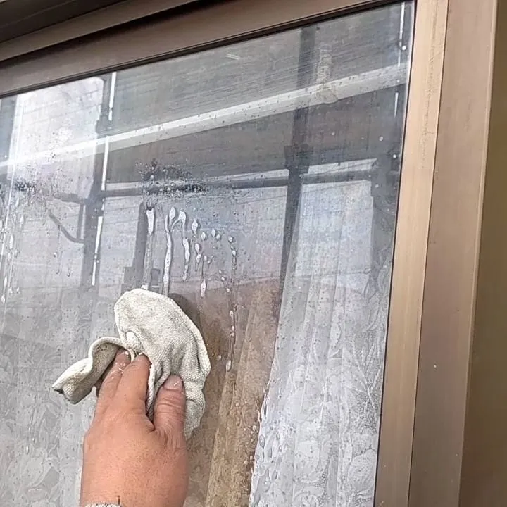 外壁塗装　掃除、タッチアップ