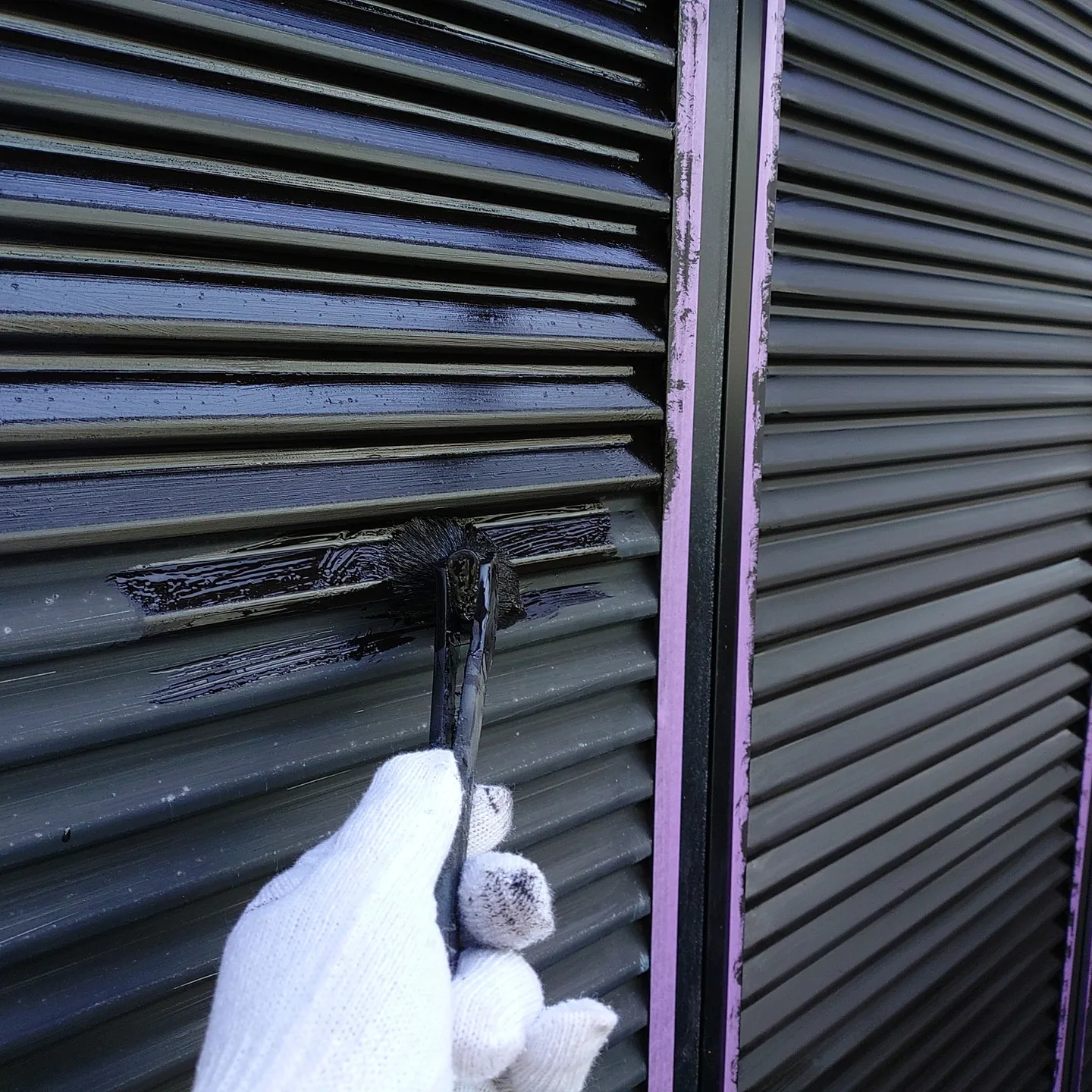 現在、神戸市長田区で戸建て住宅の屋根と外壁塗装工事を進めてい...