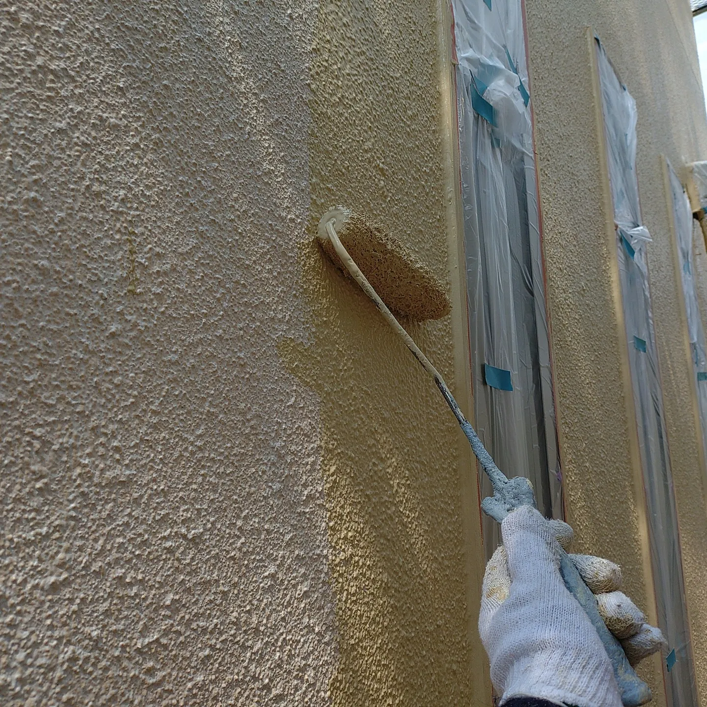 神戸市北区での住宅外壁塗装工事、順調に進んでいます。