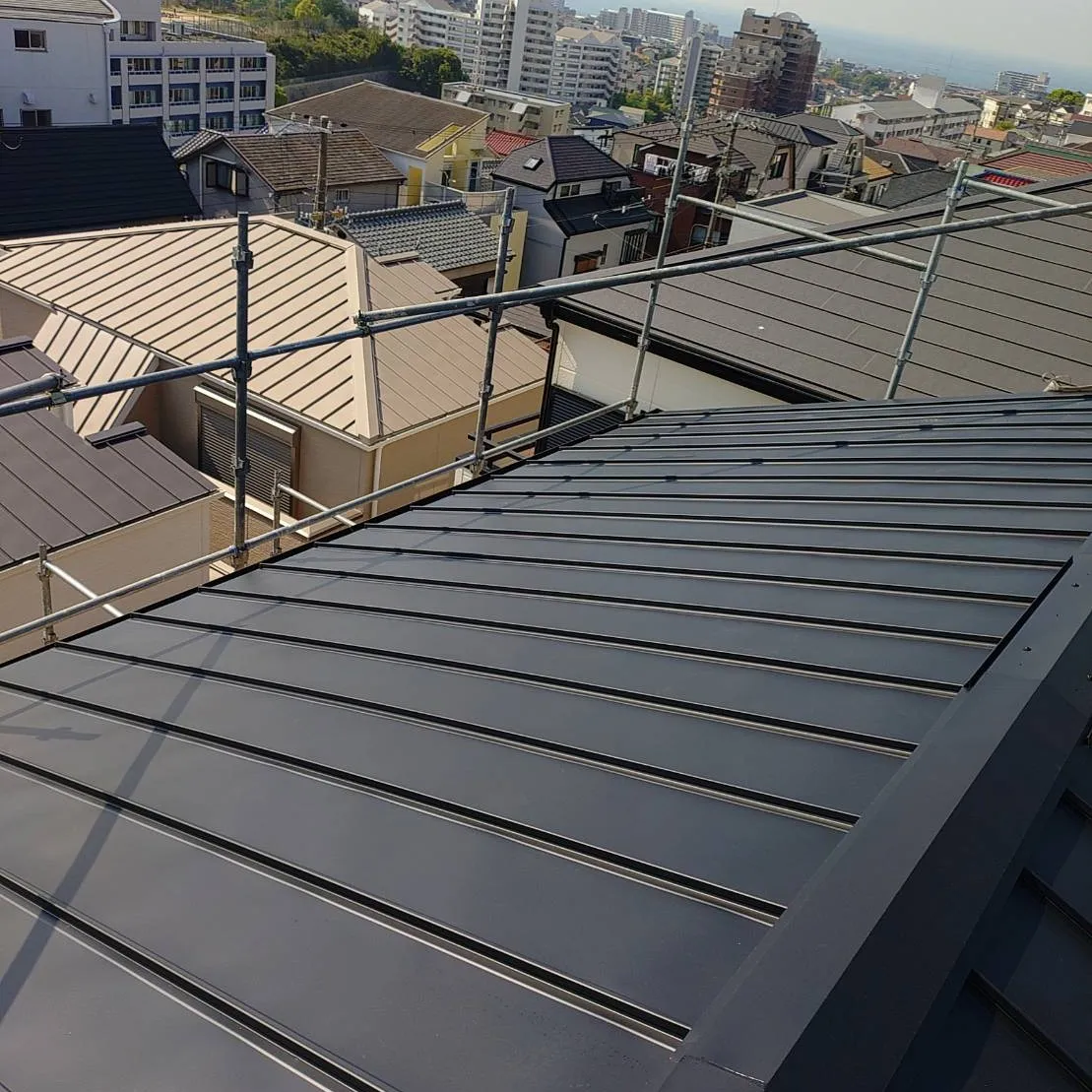 本日、垂水区にて行っておりました屋根のカバー工事が無事に完了...