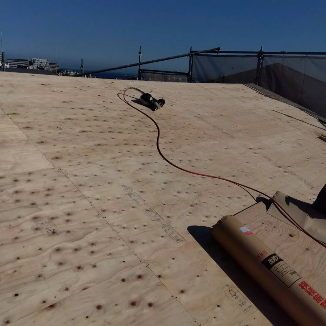 本日、垂水区にて行っておりました屋根のカバー工事が無事に完了...