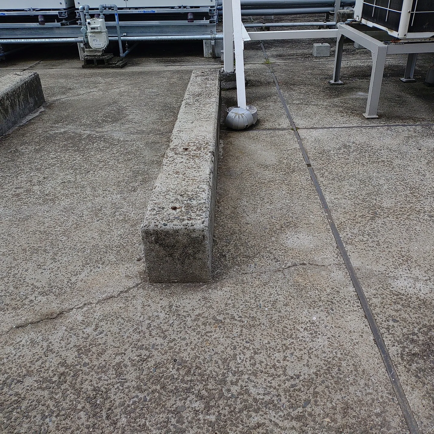 ビル屋上 防水工事が完了しました。