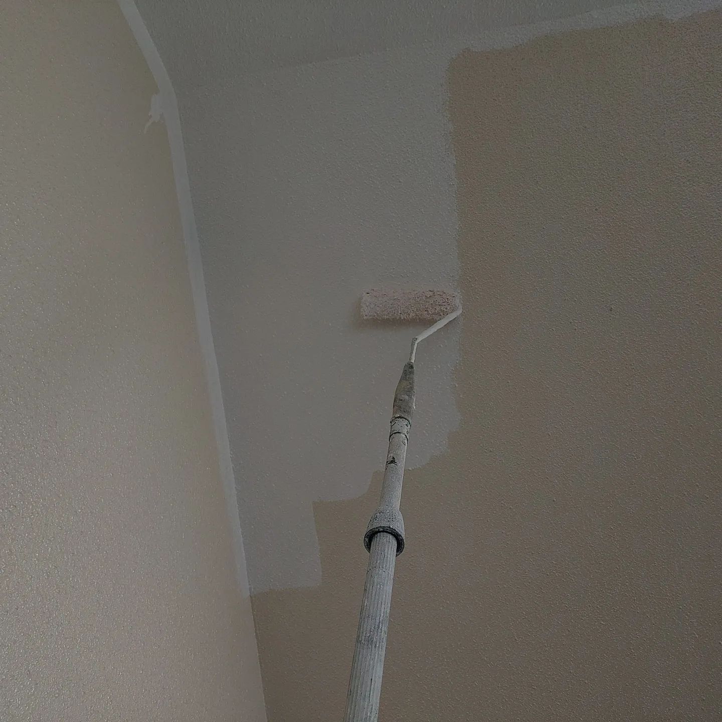 ビルや事務所などの階段室や内装の塗装をお考えですか?