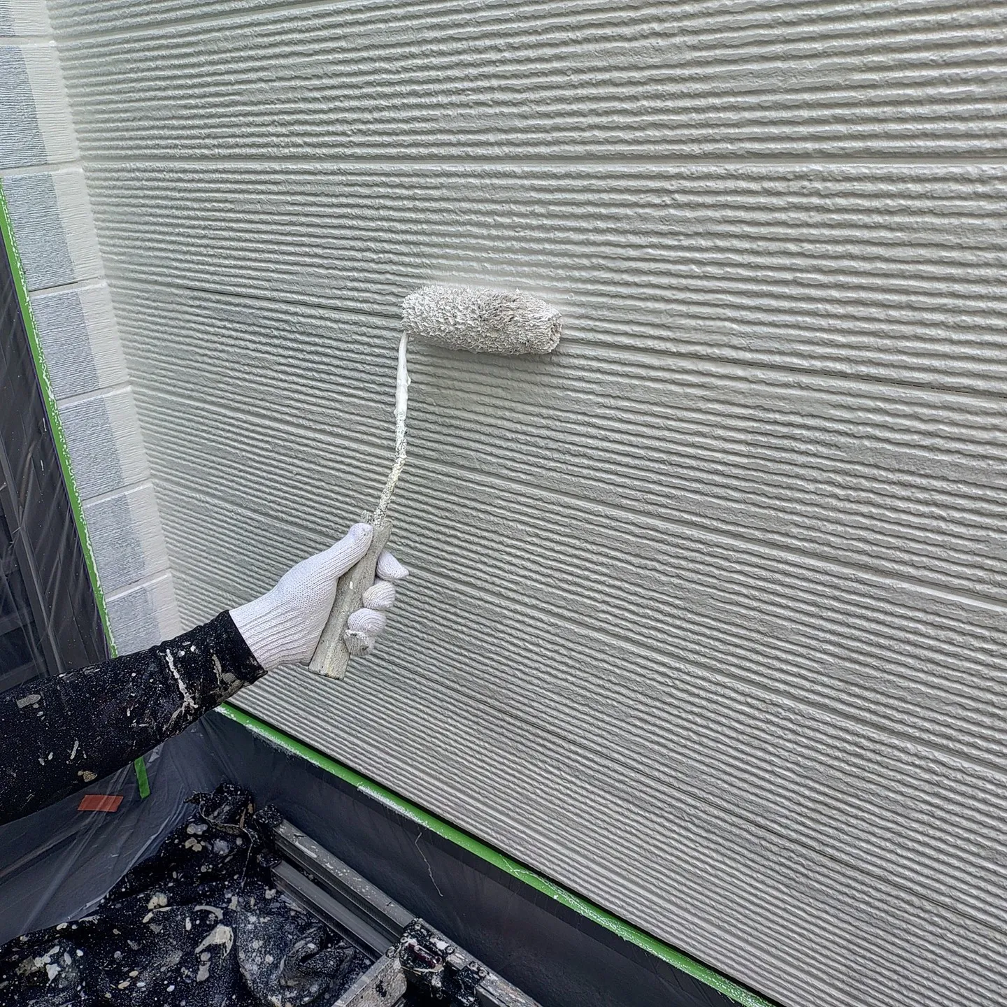 外壁塗装、屋根塗装を進めています。