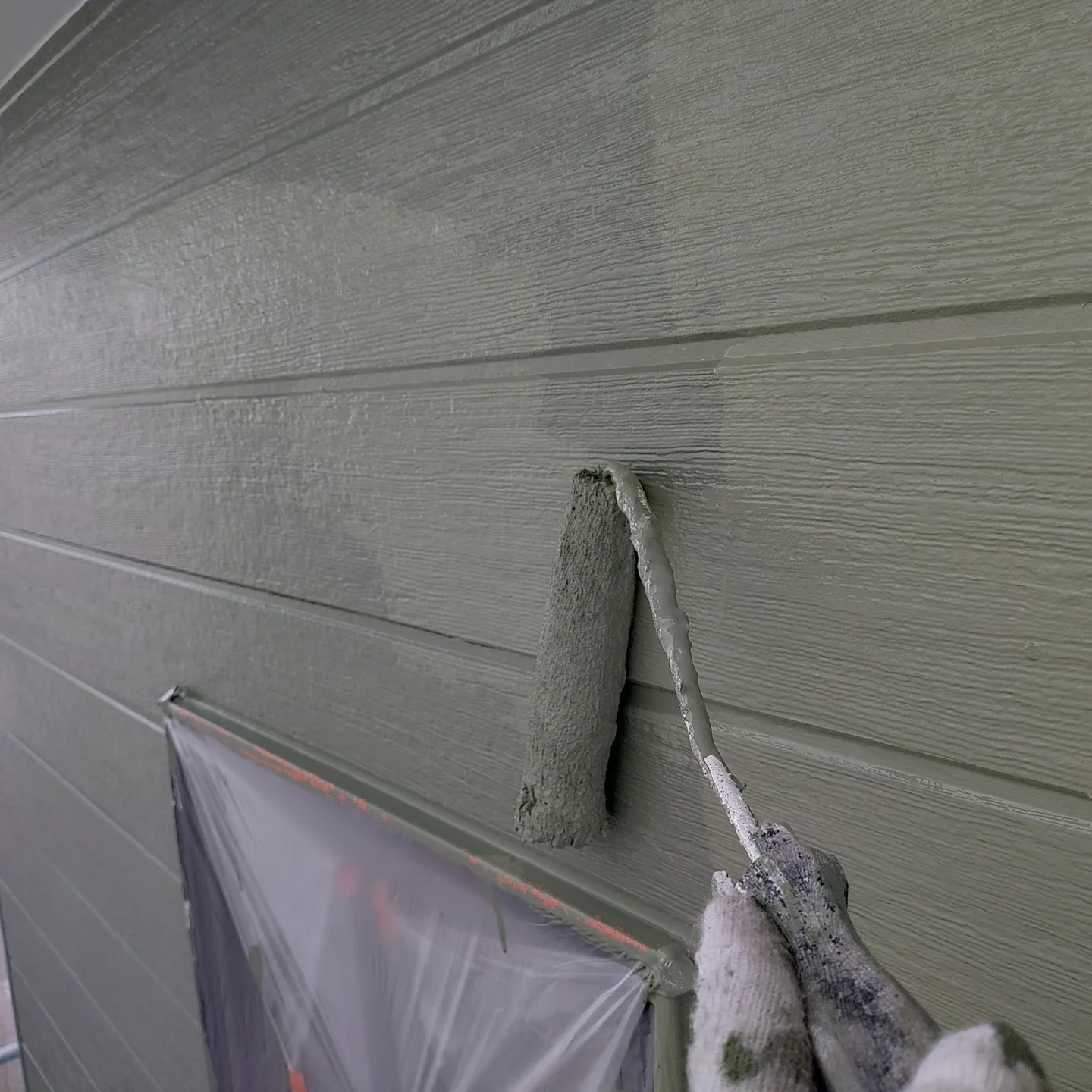 外壁塗装、屋根塗装を進めています。